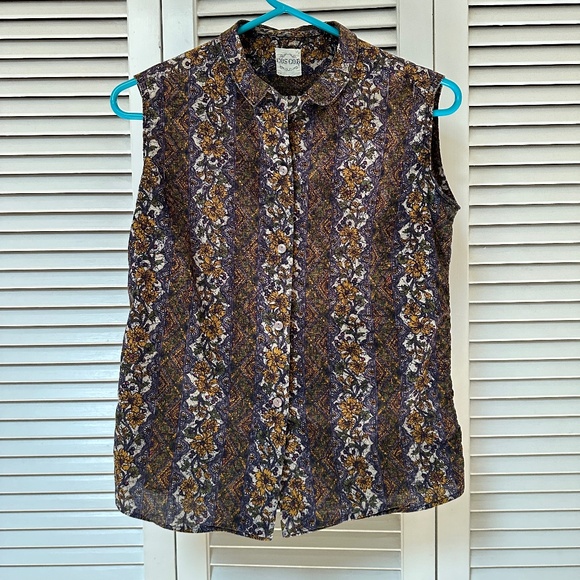 Vintage Tops - Vintage 1960s Cotton Batik Print Sleeveless Button Up Top Small